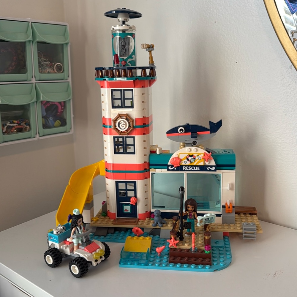 Lego friends rescue center